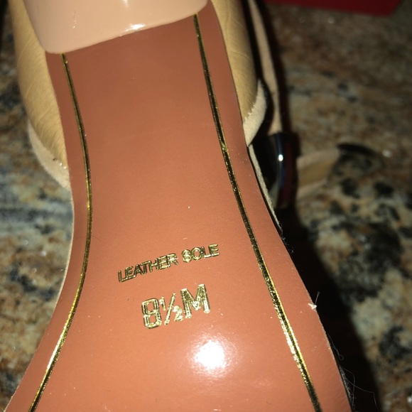 Charles Jourdan Paris Holly heels - Picture 3 of 3